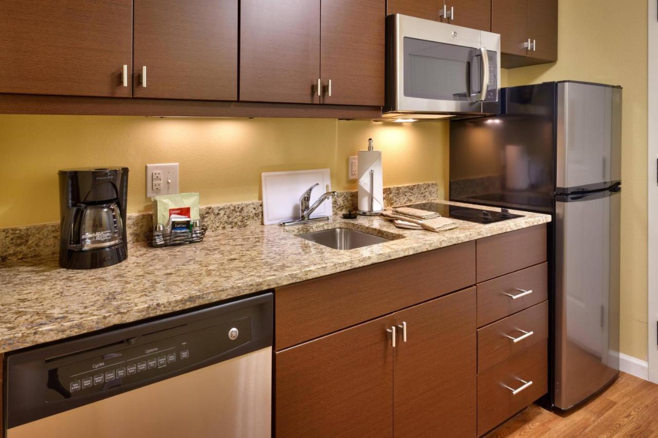 Towneplace Suites By Marriott Dickinson Exterior foto